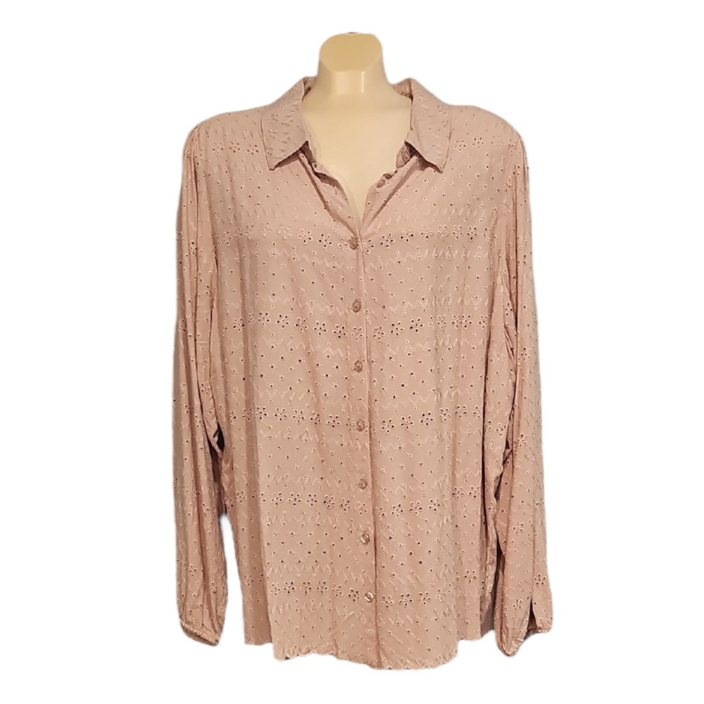 🍄 Torrid Women's Pink Button-Up Blouse, Size 3